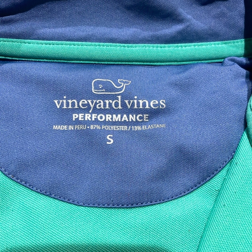 Vineyard, vines, performance size small quarters zip